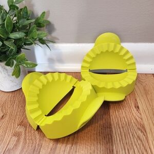 Tupperware Pie Press Empanada Maker Lot of 2